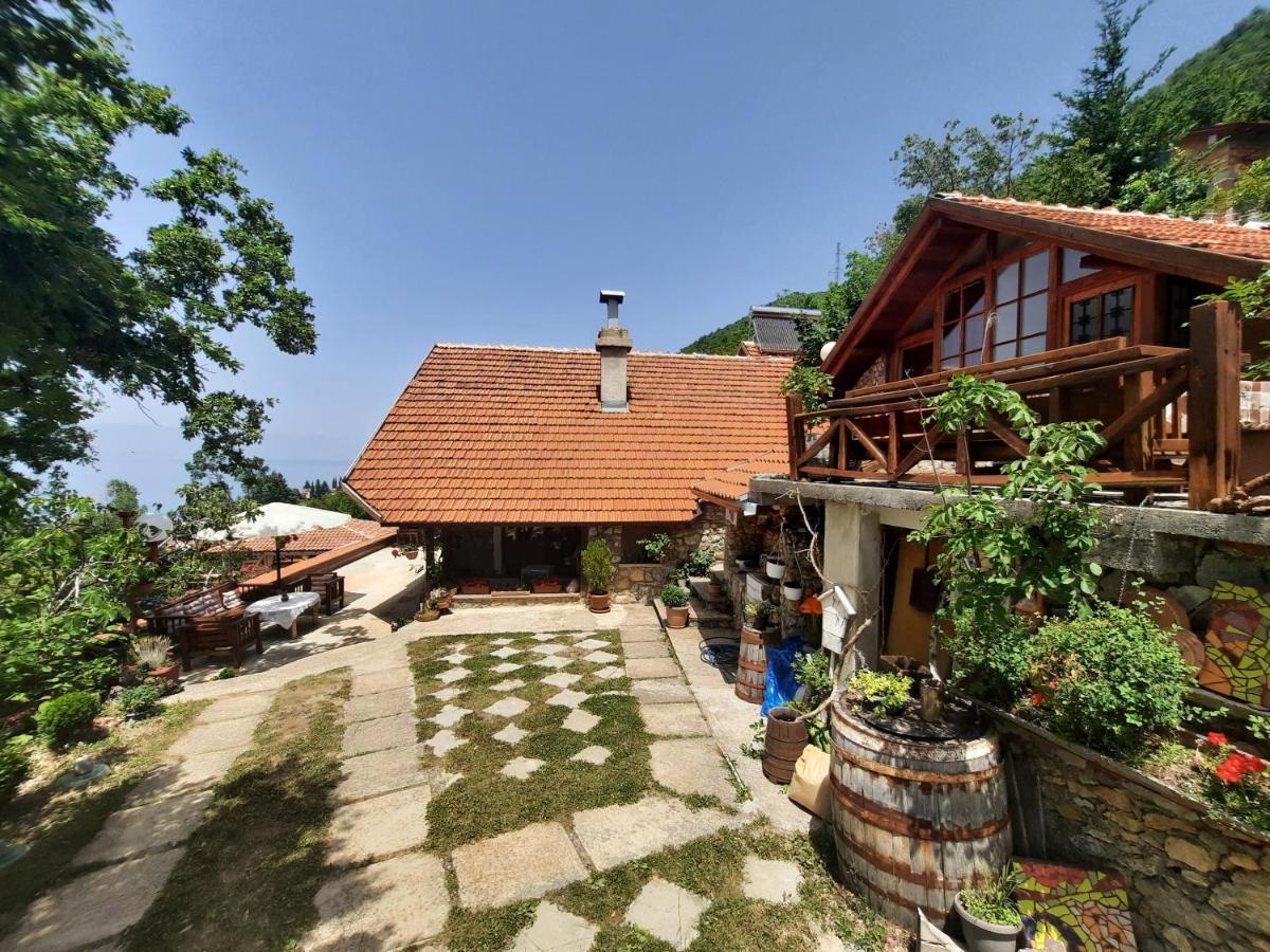 Robinson Sunset Guest House Lagadin Esterno foto