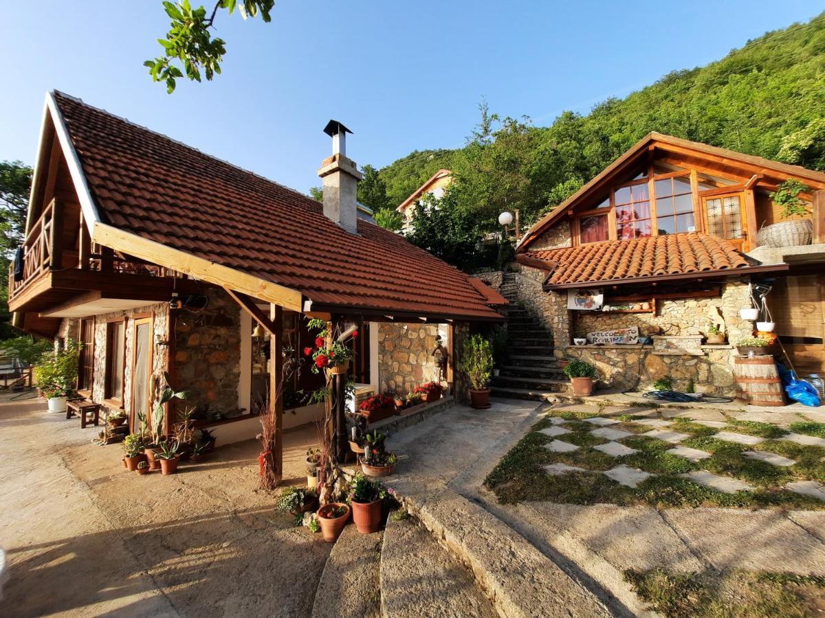 Robinson Sunset Guest House Lagadin Esterno foto