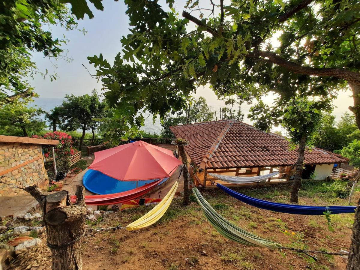 Robinson Sunset Guest House Lagadin Esterno foto