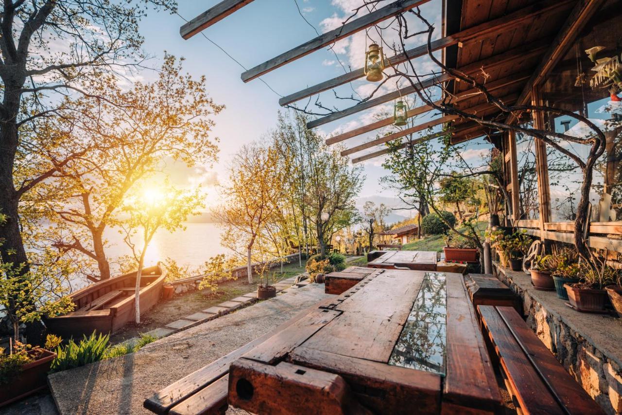 Robinson Sunset Guest House Lagadin Esterno foto
