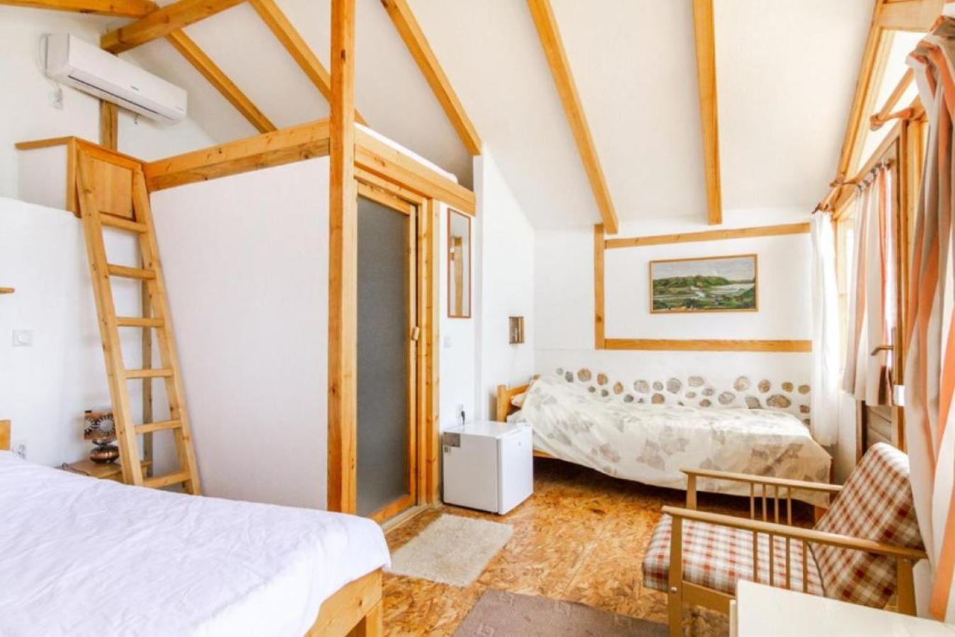 Robinson Sunset Guest House Lagadin Esterno foto