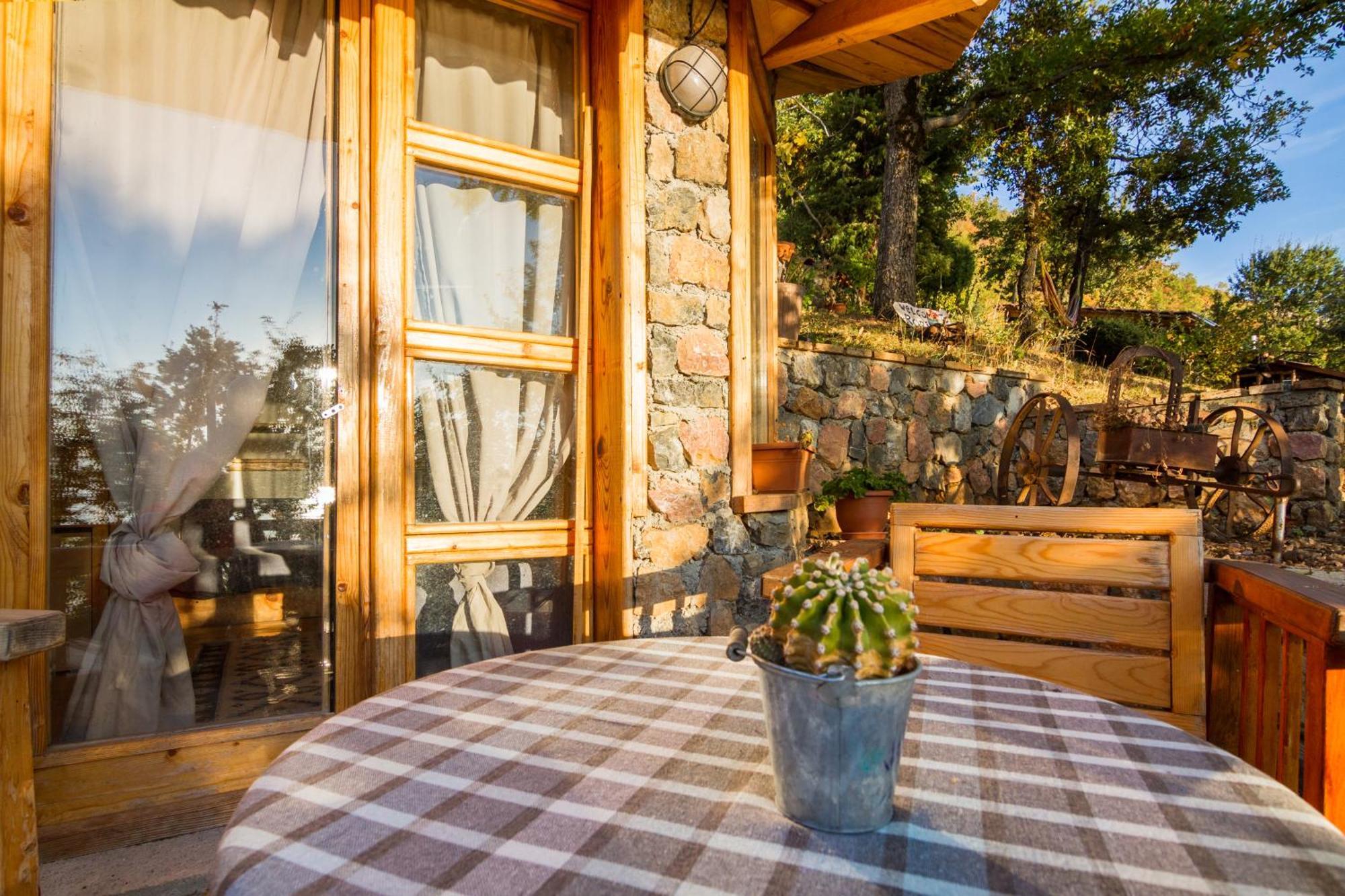 Robinson Sunset Guest House Lagadin Esterno foto