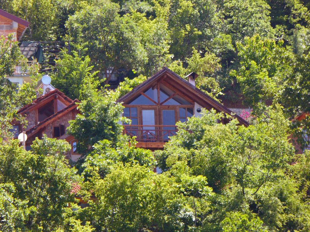 Robinson Sunset Guest House Lagadin Esterno foto