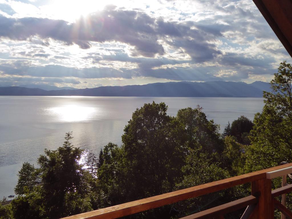 Robinson Sunset Guest House Lagadin Esterno foto